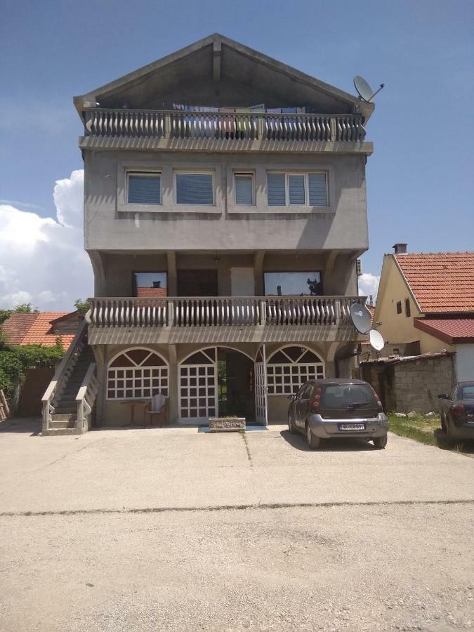 Buric Rooms Niksic Exterior photo